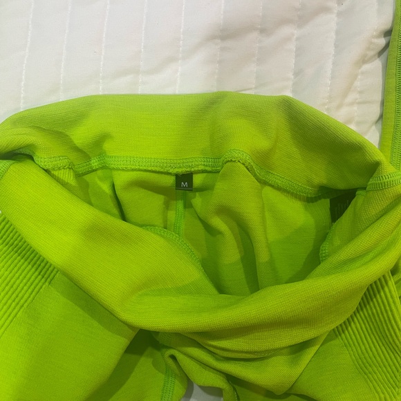 Alphalete Aero leggings in color volt size medium - Picture 3 of 4